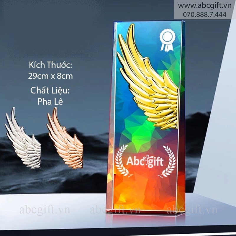 Cúp lưu niệm món quà ý nghĩa tặng người yêu nam