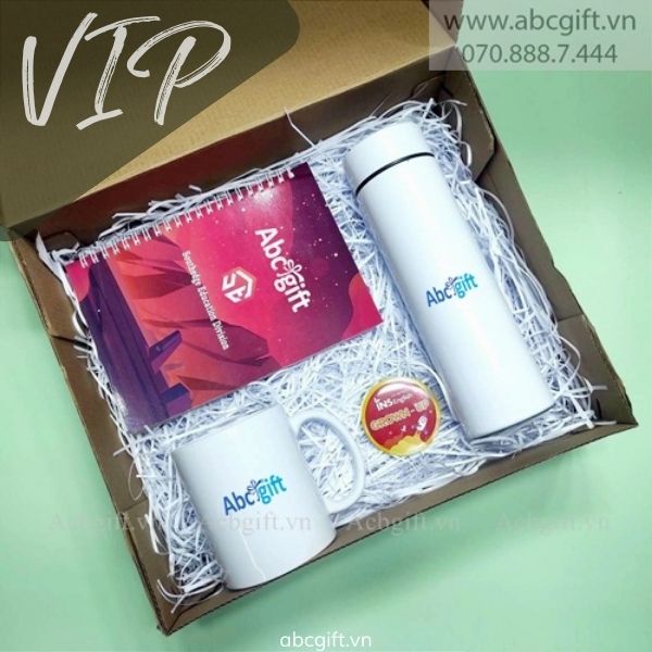 Set quà tặng cá nhân hoá dành tặng khách hàng vip