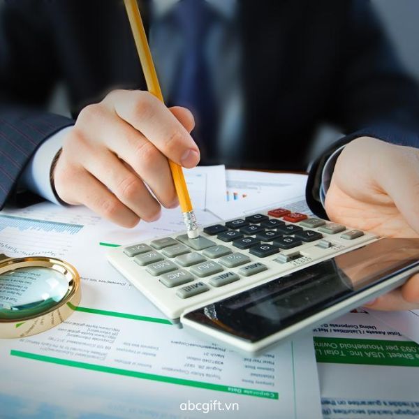 Xác định ngân sách chi tiết cho kế hoạch quà tặng