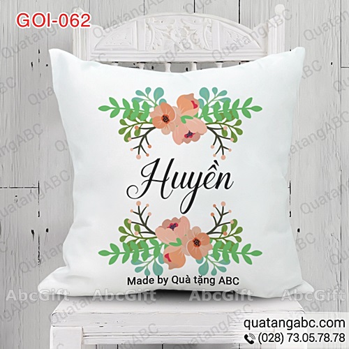 Gối tựa in thêu tên cô giáo theo yêu cầu