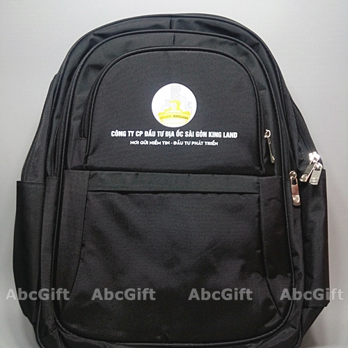Vị trí in logo mặt trước balo