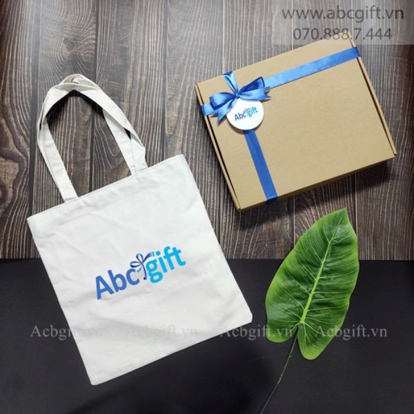 Mẫu túi vải thân thiện in logo thương hiệu